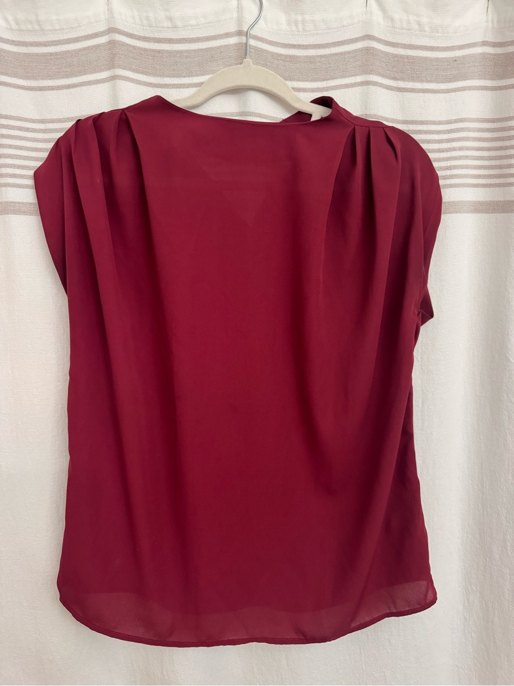 Halogen Women's Burgundy Pleated Cap Sleeve Blouse